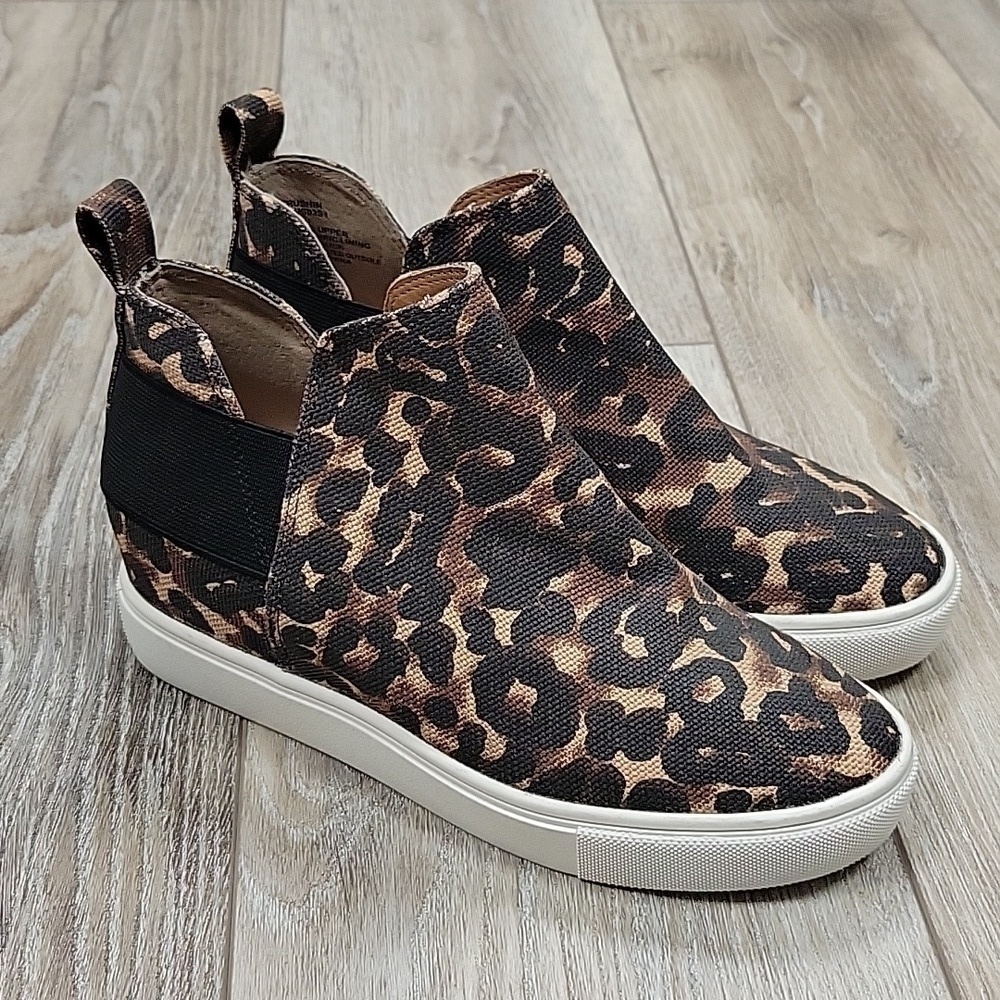 Steve Madden Size 6 Leopard Print Crushin High Top Slip-On Wedge Sneaker